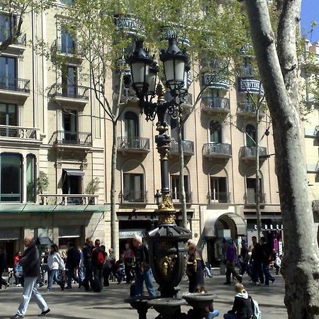 Hostal Capitol Ramblas Барселона Екстериор снимка