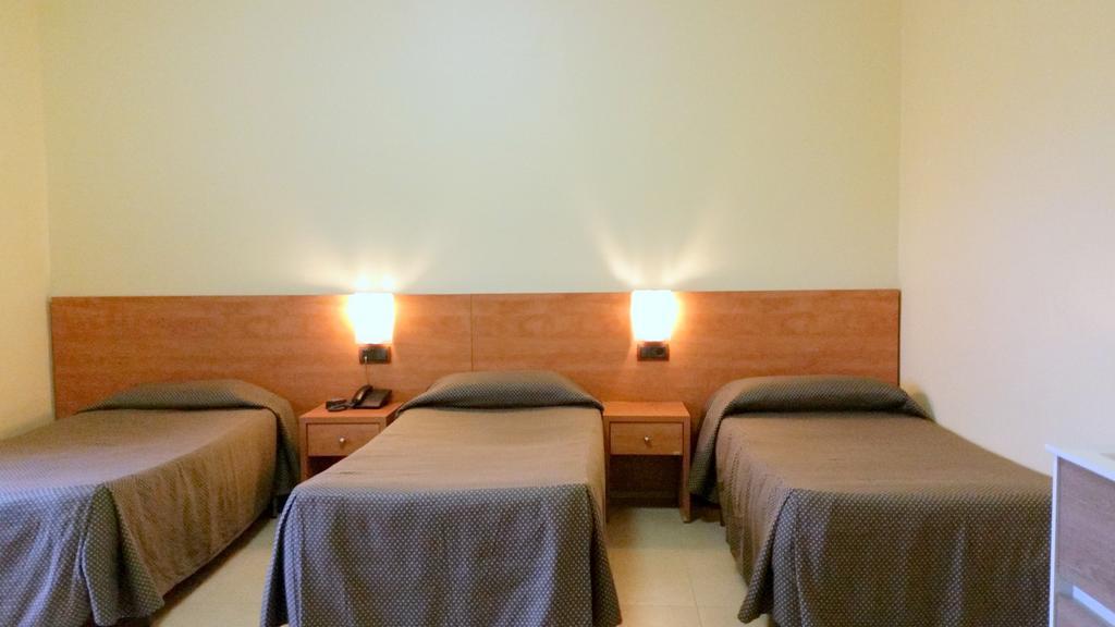 Hostal Capitol Ramblas Барселона Стая снимка