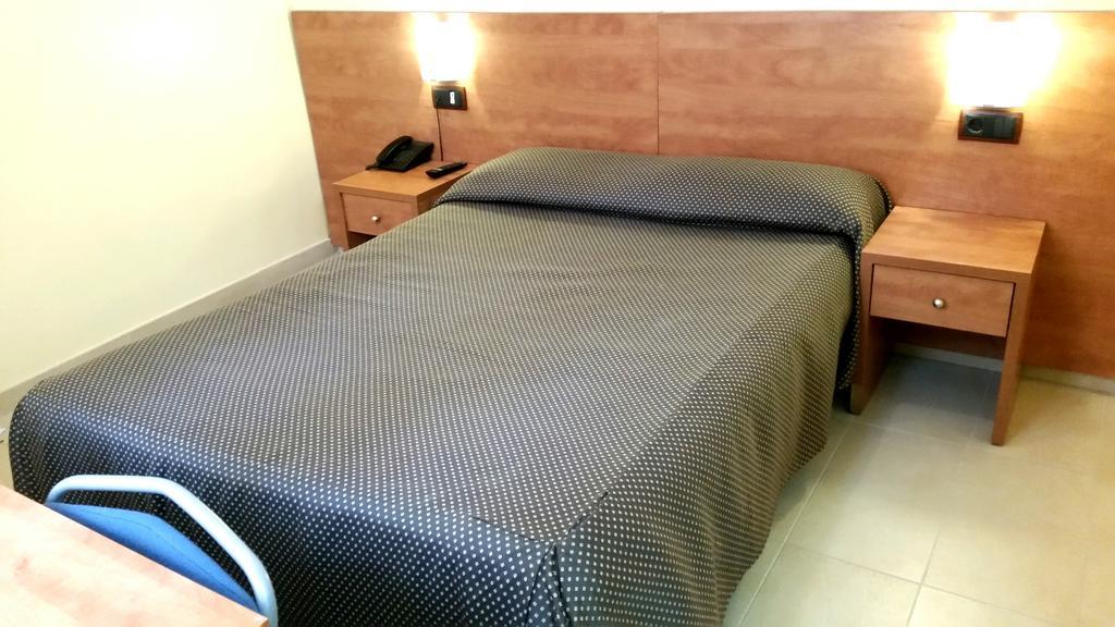 Hostal Capitol Ramblas Барселона Стая снимка